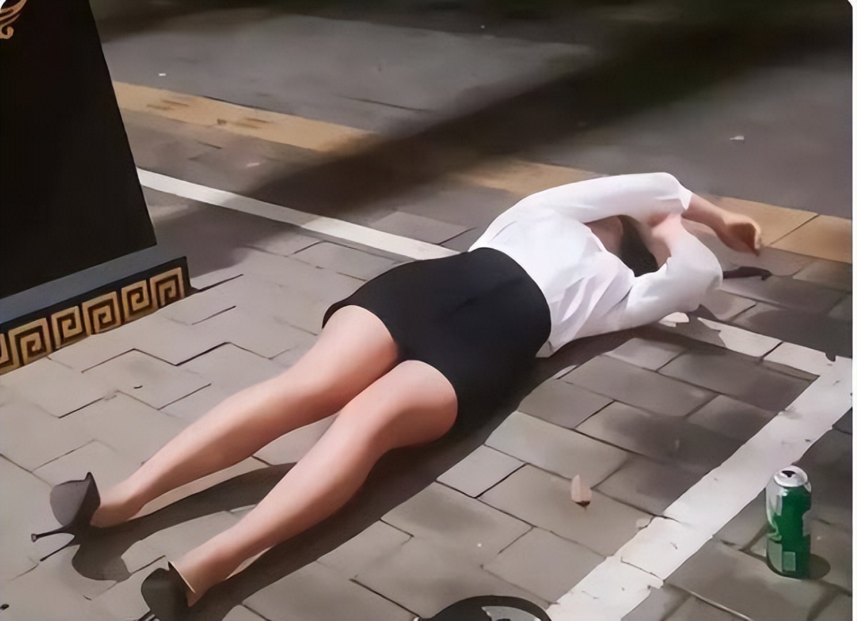 湖南娄底，一名女护士和几位男麻友打牌到深夜，散场后，又一起相约去喝酒，一直喝到到