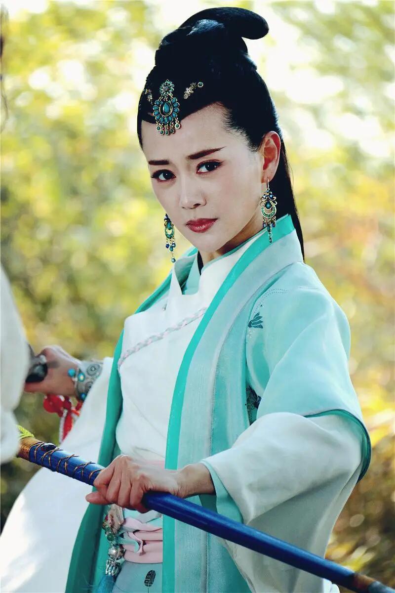 颜丙燕说：我踏实做人不靠绯闻，因为我怕脏