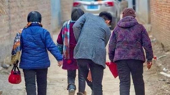 2012年农民杀警泄愤，被抓时：我被打没人管，杀了人就有人管了？