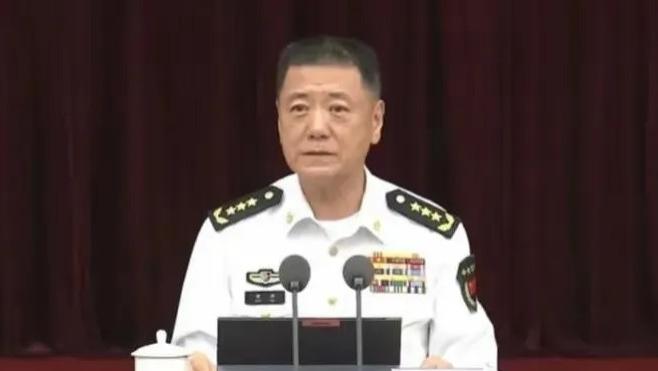 解放军内部又有动作！2名中将涉嫌严重违纪违法，被罢免人大职务