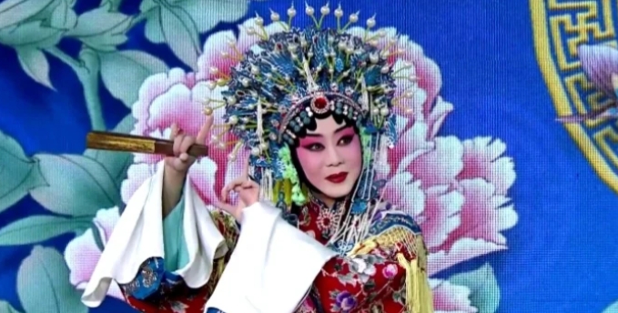 李胜素：梨园中的璀璨明珠
