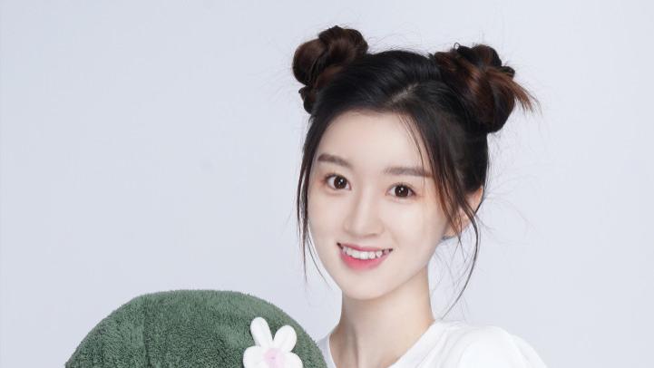 00后女演员控诉公司要求陪酒、陪客户开房，疑正是徐正溪所在公司