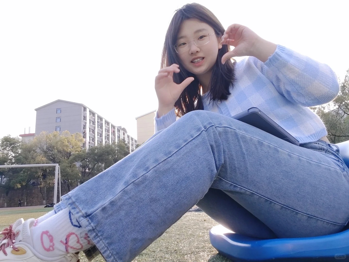 这么好看的女孩为什么没人追
标题党了家人们！！(保命我自知长得一般梨形身材下半身