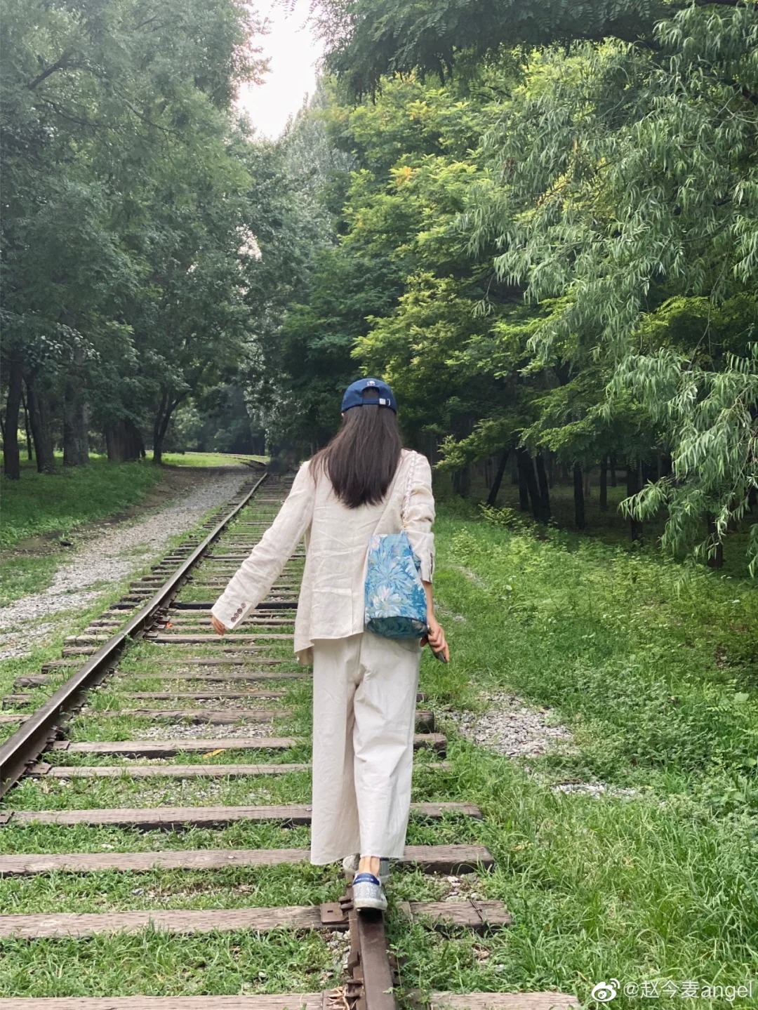 麦麦那些年的穿搭
分享一组赵今麦的照片|附个人用AI生成的绘图