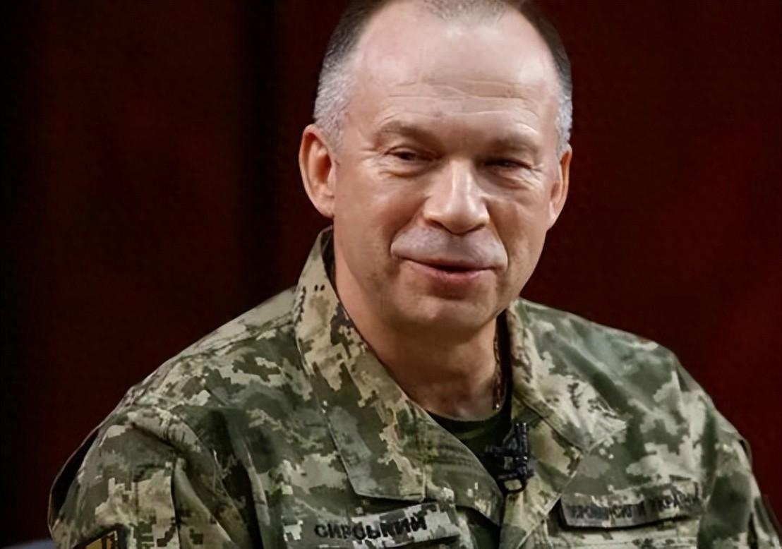 突发！乌军总司令西尔斯基被传突遭俄导弹精准袭击：目前据称已阵亡！

8月16日下