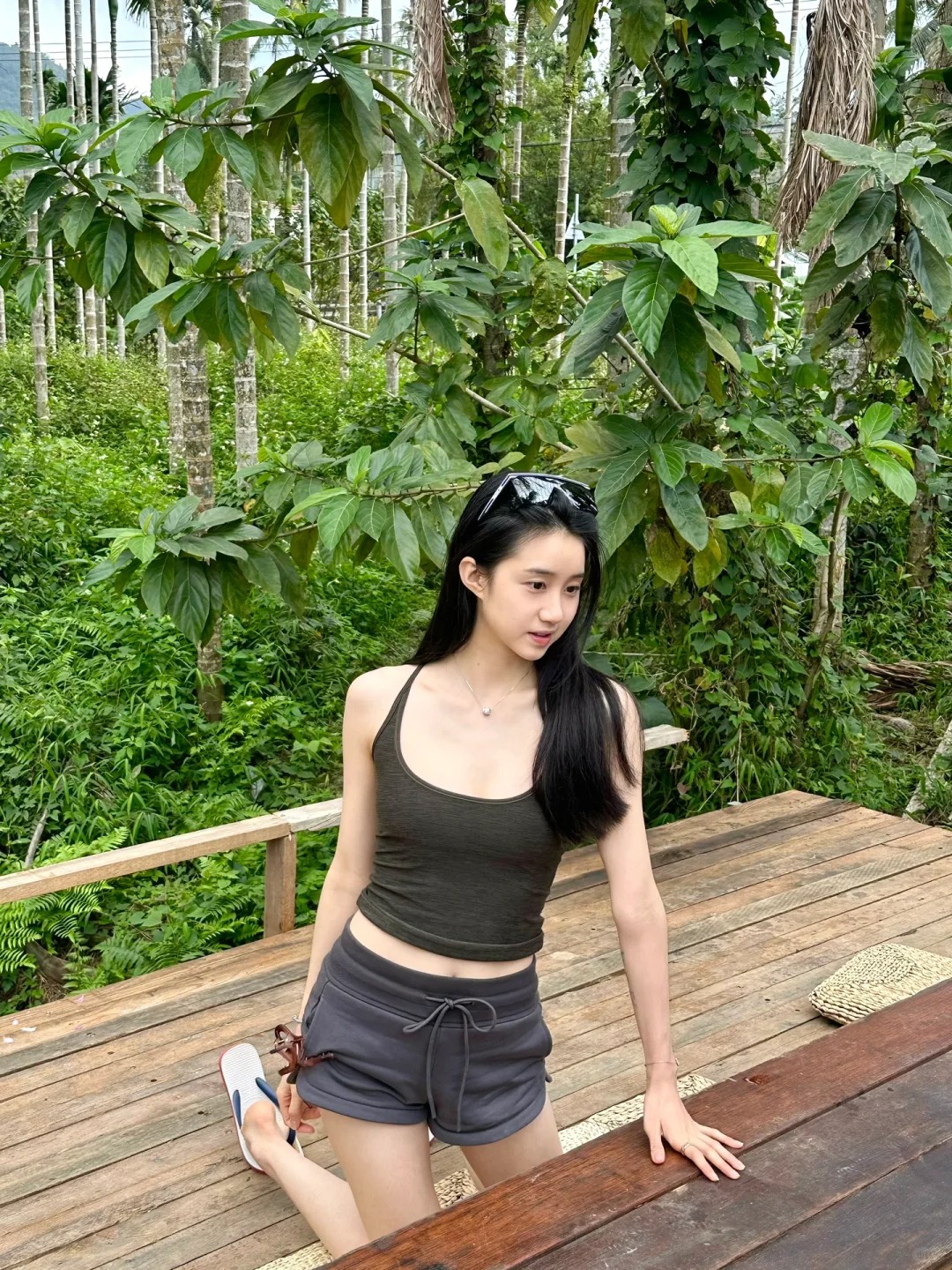 热带真的好美啊🌴
像是躲进深山老林里