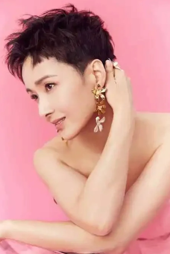 黄曼：娱乐圈的清流与劳模