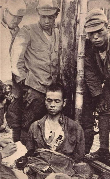 爷爷说，抗日战争的残酷是现在的人想象不到的。

1940年，日本关东军做过这样的