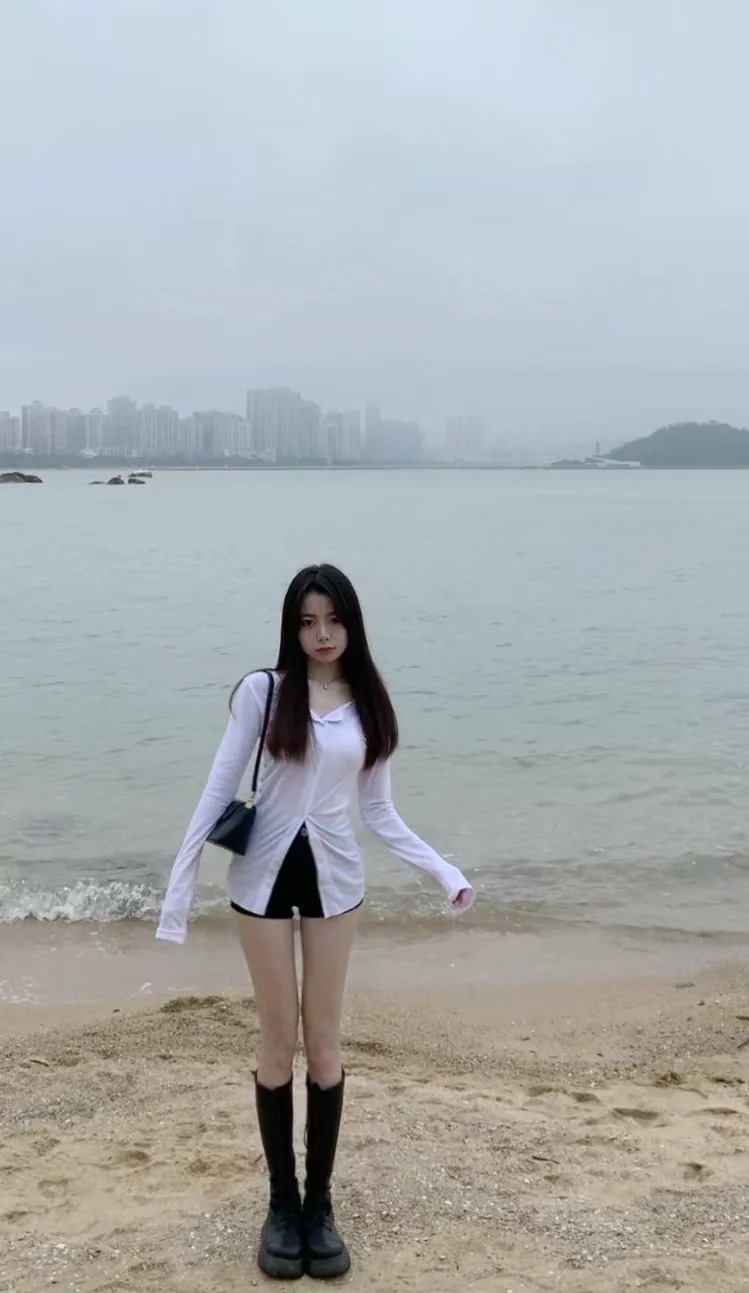 普通女生去北京有出路吗
01年的 没学历没经验 纯粹是因为喜欢北京这座城市 旅游