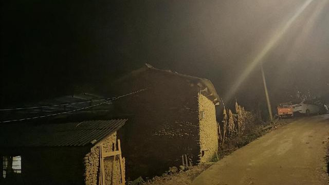 19岁男孩喝百草枯苦熬18天，逼外出打工母亲回家，母亲你放心去