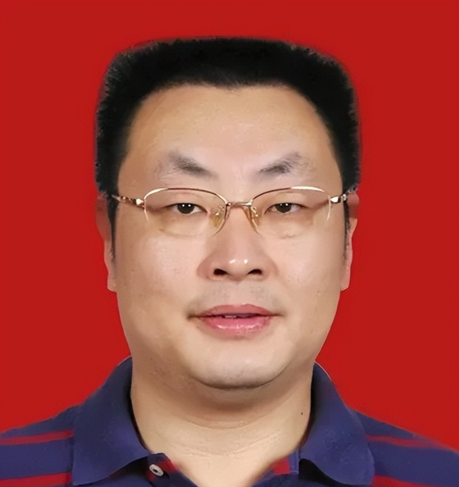 49岁厅官孙劲涛投案自首！
江西吉安一位大官，孙劲涛，49岁，现在投案了。他之前