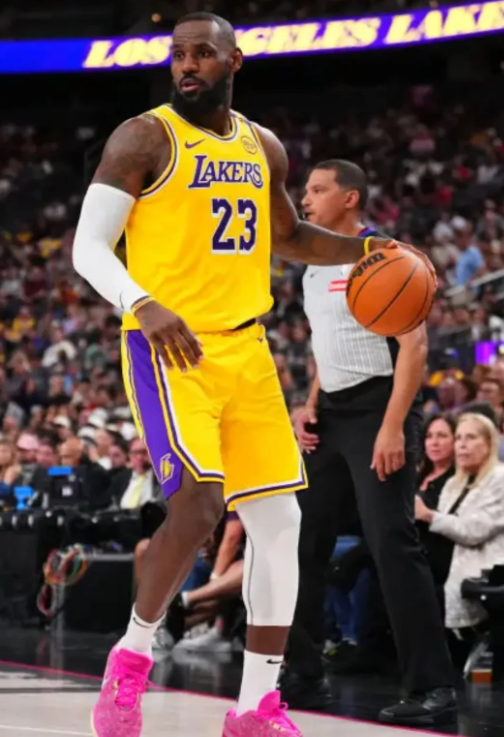 彻底坐不住了，湖人102-127掘金，基本看明白这6个人

1，约基奇：掘金队大