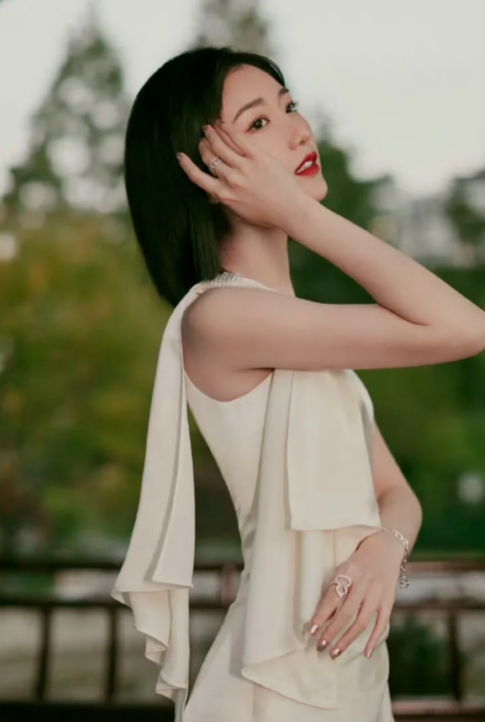 毛晓彤的身材恰到好处