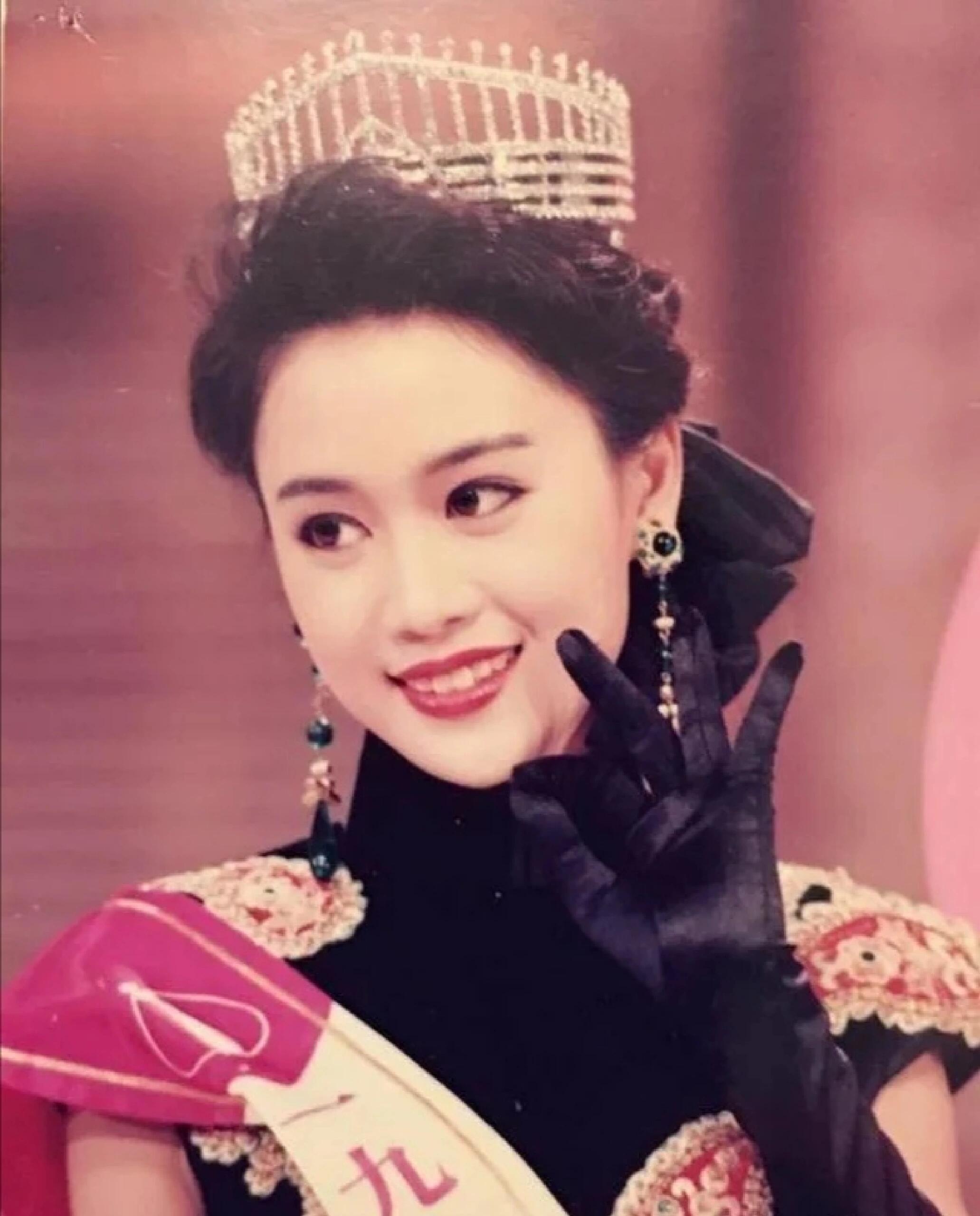 古装美人——梁小冰