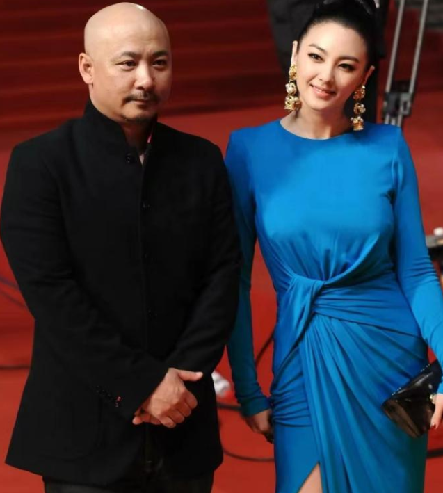 2011年，王全安在酒会上邂逅了张雨绮，当晚两人双双醉倒，第二天早上，王全安就回
