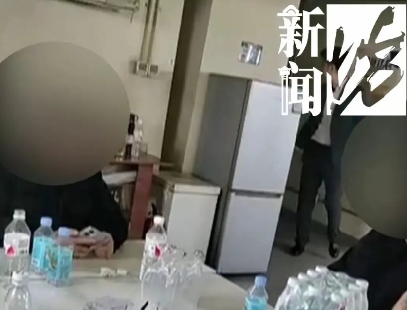 上海奉贤，男子当保安第一天就“晕”倒在商场的厕所，可送到医院时，其却拒绝检查身体