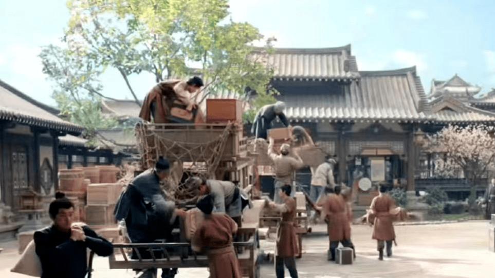 杨颖新剧抠图太假，下场删评还营销哭戏