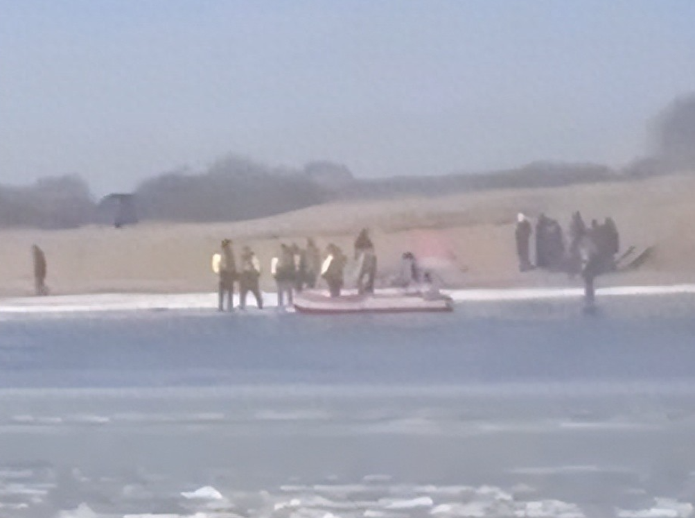 吉林一家3口寒冬坠江7天，车辆终于被打捞，车里的人呢？