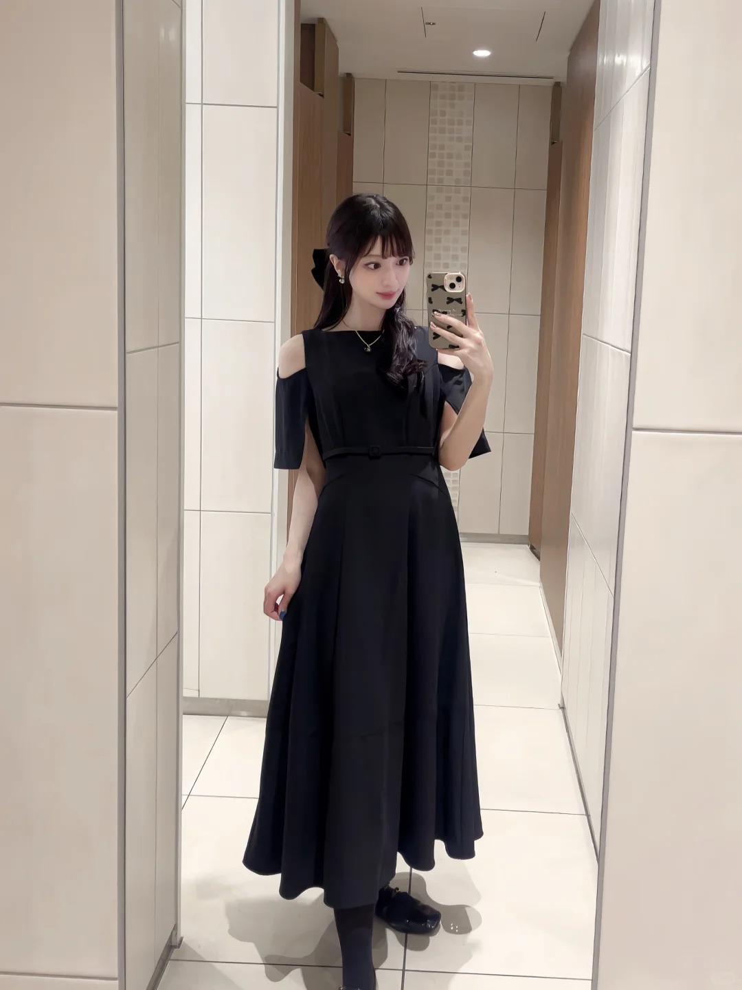 关于日本上班穿什么🐈‍⬛千金herlipto小黑裙
herlipto展示会买的