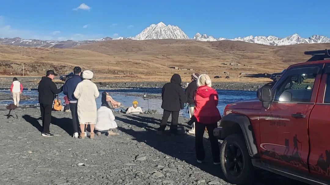 川西一草场成网红地，牧民每天等着收钱，日收入或超1万元