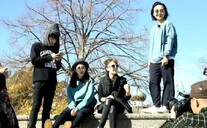 怪不得张碧晨那么喜欢华晨宇，看看5年前的华晨宇与张碧晨，两人真是形影不离啊???