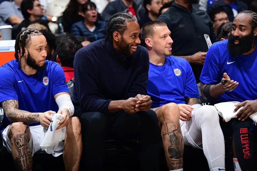 快船的这笔签约是真的要自毁长城？
根据NBA记者沙姆斯和快船随队记者穆雷的联合报