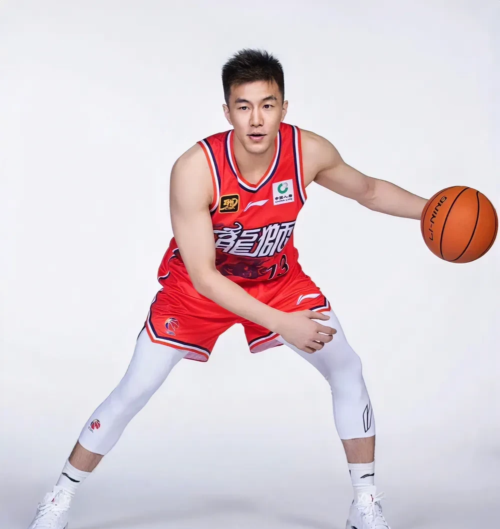 广州男篮92:99福建男篮，5个没想到！

1、没想到，郭艾伦没有出现在球队大名