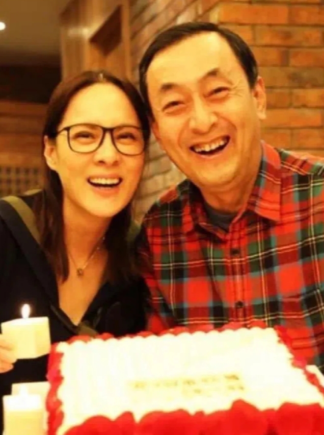 丈夫离世，妻子忙着拍戏，闭眼时都没见到！