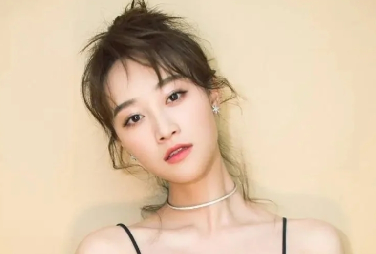 蓝盈莹：事业型女星的追求与情感抉择