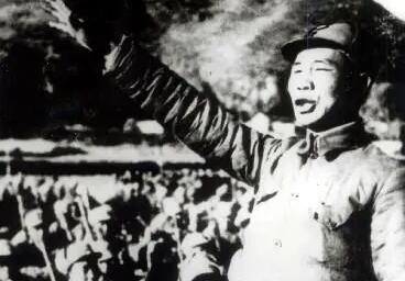 1938年8月，八路军晋察冀第五支队司令员赵侗秘密脱离了队伍，去了重庆，酿成轩然