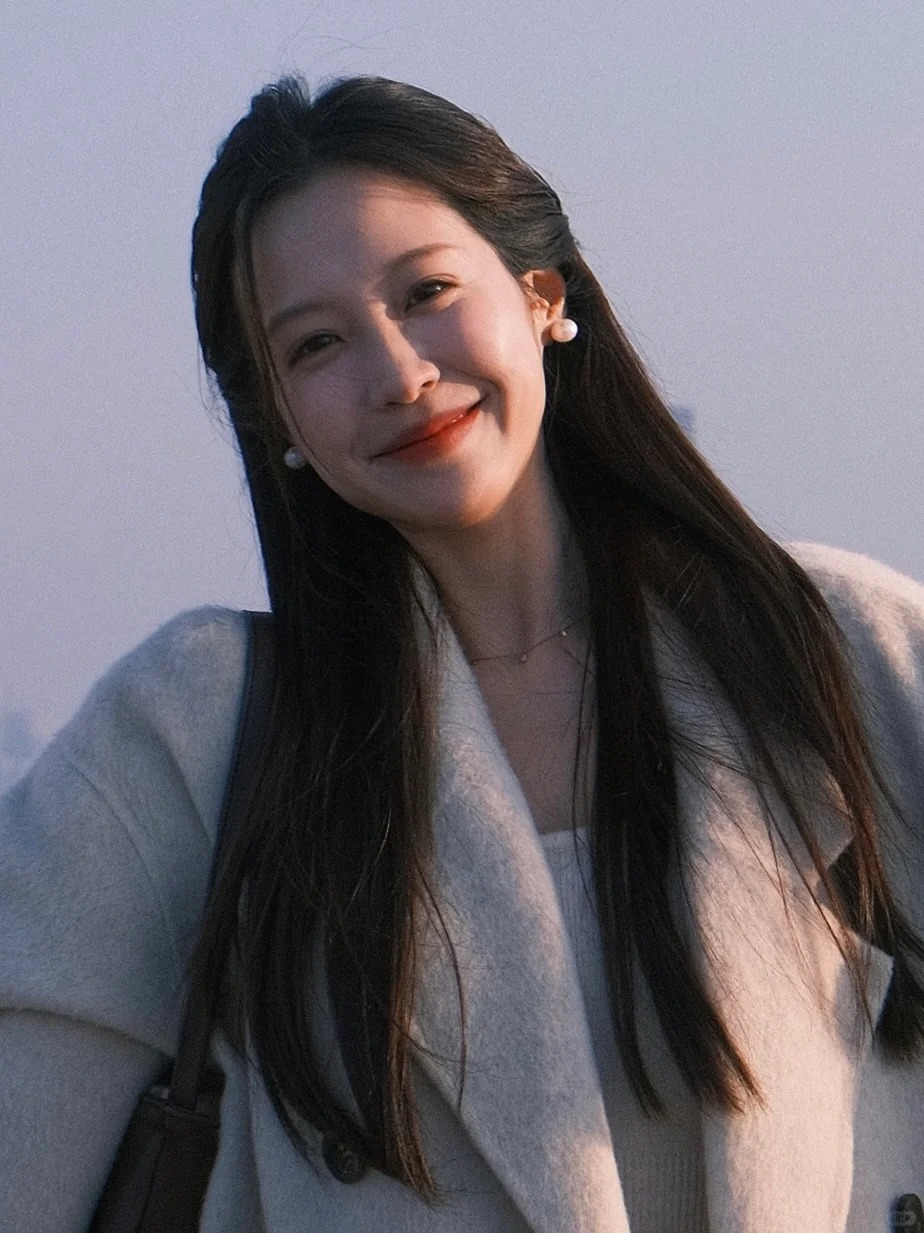 妈妈的镜头下我总是很幸福
过年期间妈妈给我拍了她眼中的我，我也给妈妈拍了好多照片