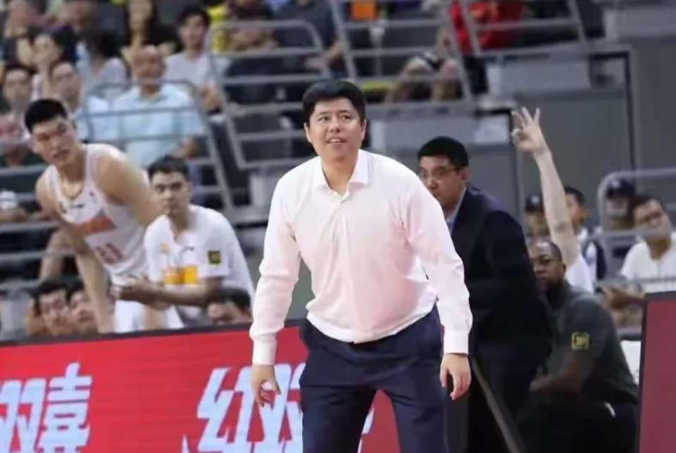 山西赢广东主要赢在整体实力上，打球的人多，十二人全部上场，各个都是好手，内线刘传