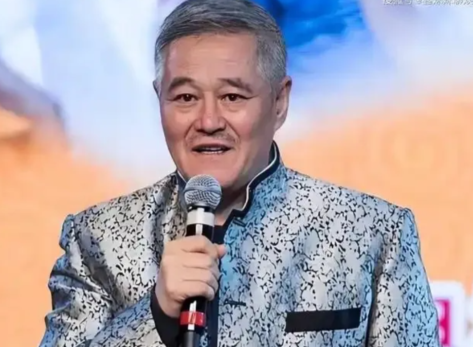 赵本山这辈子最重要的12个人：

1、父亲——赵德仁（乡下农民）

2、妻子——