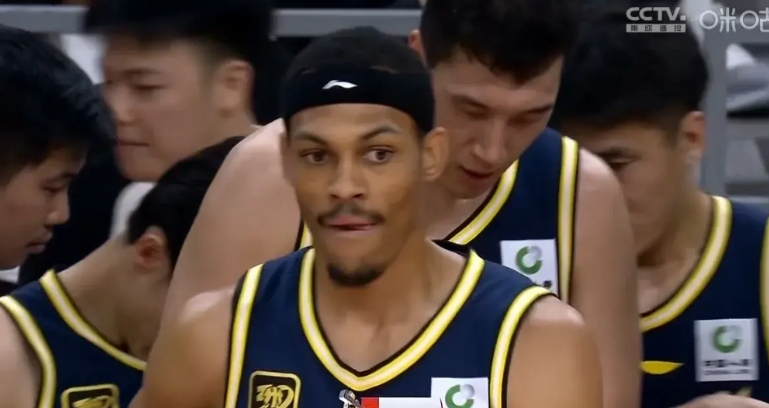 最近总有球迷说广东要吃回头草:重新签回贝兹利，我觉得不会，原因有3:

1.贝兹