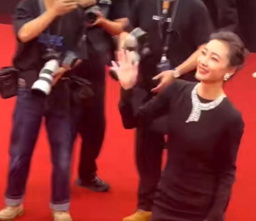 王丽坤已婚：爱情与事业的新起点