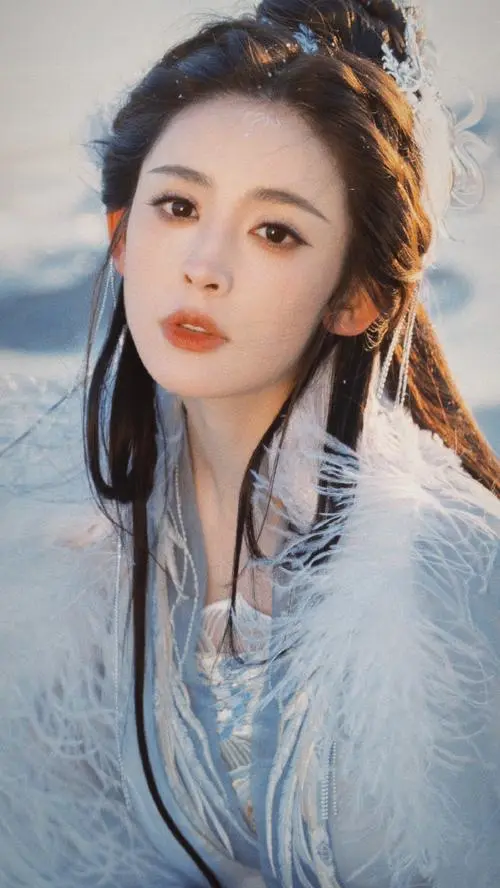 大家觉得古力娜扎和迪丽热巴谁的颜值更高？