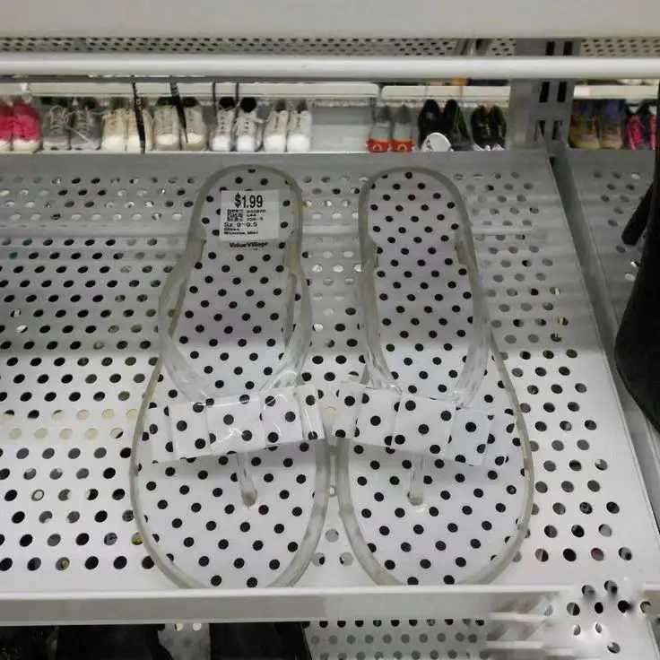 找了一晚上的鞋原来在这里！