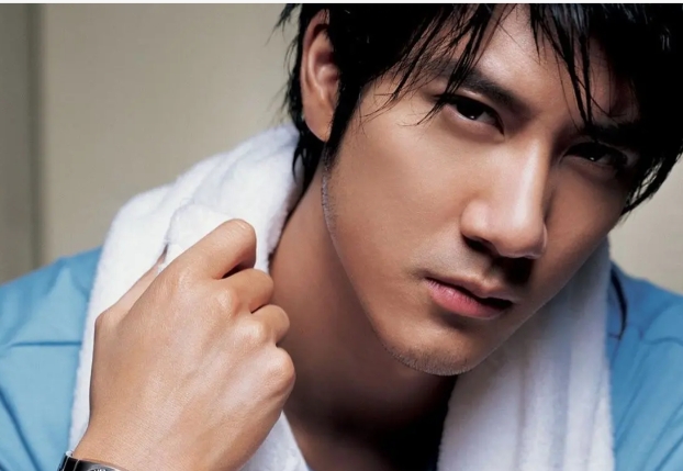 王力宏晒家庭聚餐合照