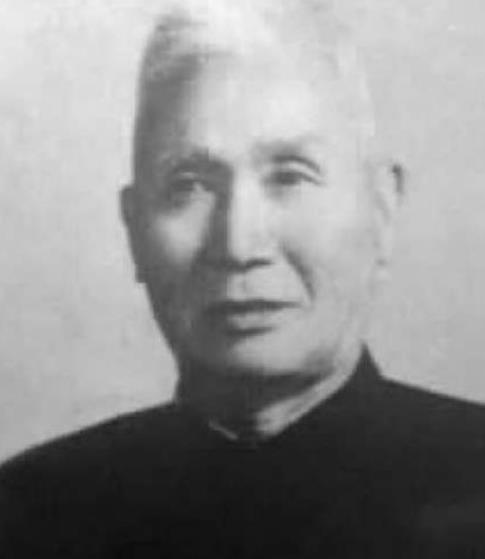 1938年初，国民党军溃兵进入开封，强占民宅，侮辱妇女，王劲哉下令捉拿为非作歹者