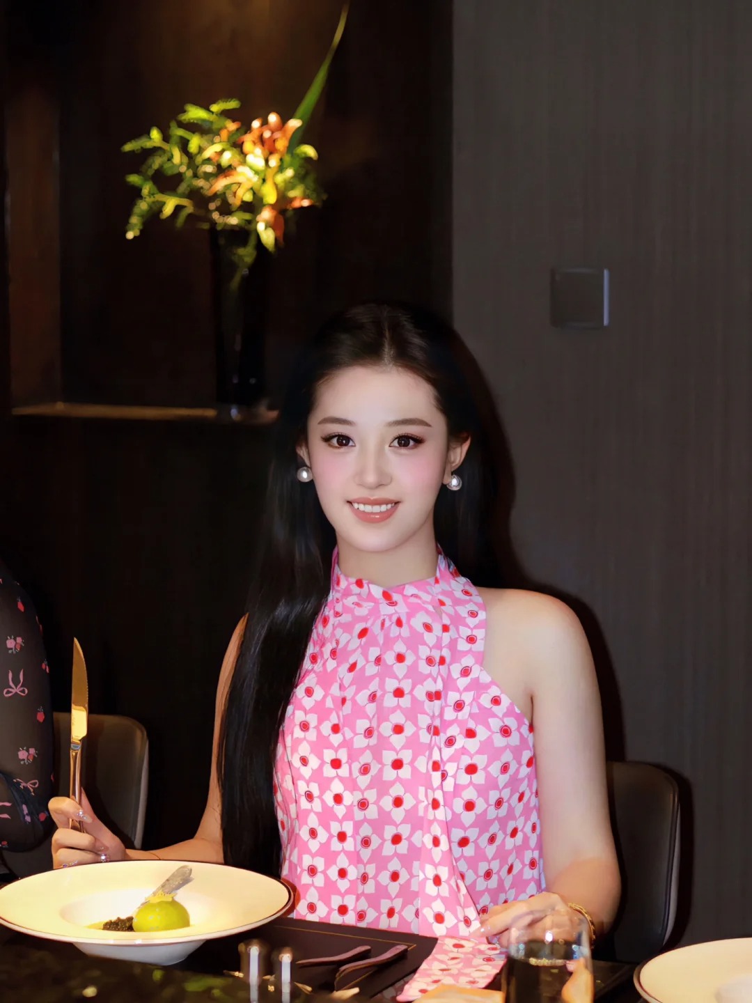 工作日🇭🇰赶回来就是为了喝酒吃肉🥂
喜欢的餐厅，就像我的老朋友
逅座出52