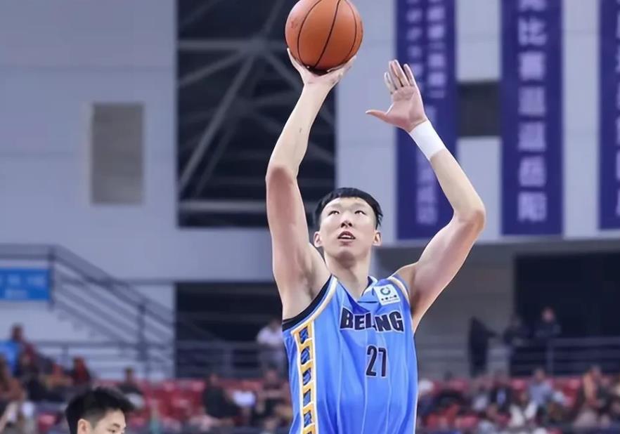 周琦要保住不受伤，打完本赛季，关键在两点

1，因周琦内线对对手震慑和威胁太大，