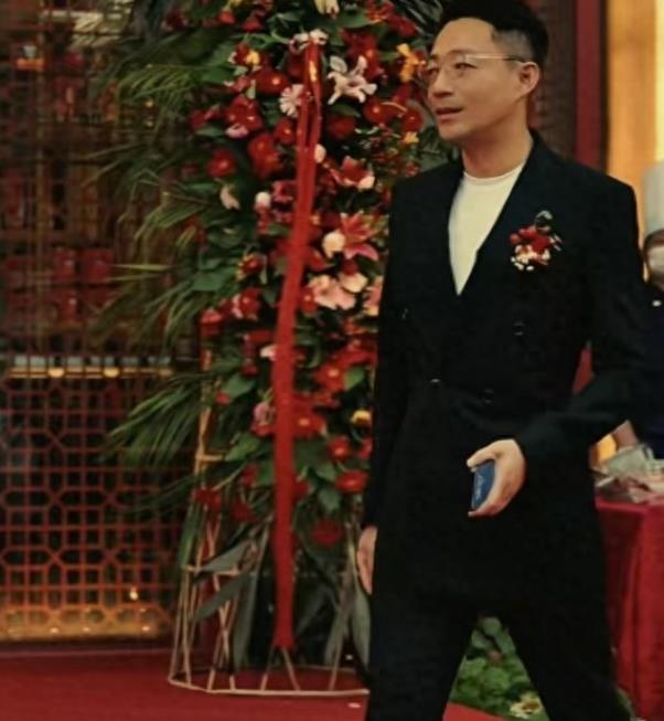 很难想象汪小菲能说出那句我知道最初大家可怜我，想拉我一把 
 
好男人，未来注定