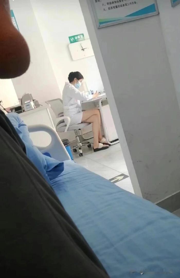 仿佛不是来看病的，仿佛是来度假的，果然心情好，一顿检查啥毛病也没有[笑哭]