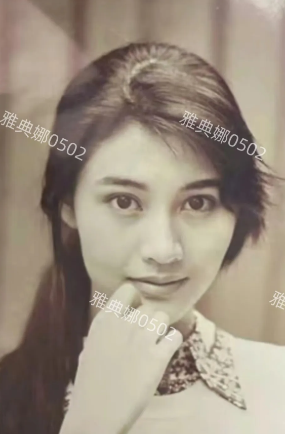 李嘉欣罕见老照片，原来她的惊人美貌遗传自外公，以前觉得她漂亮是因为她是混血儿的缘