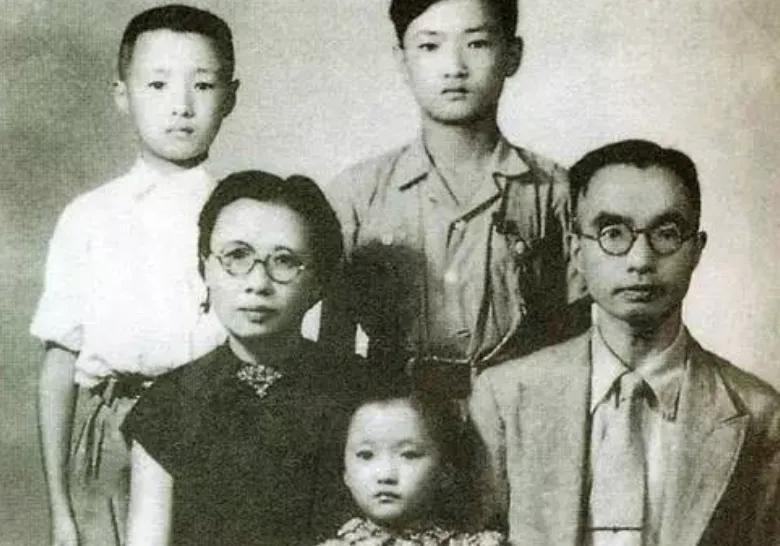 父爱与隔阂：朱自清与父亲的背影