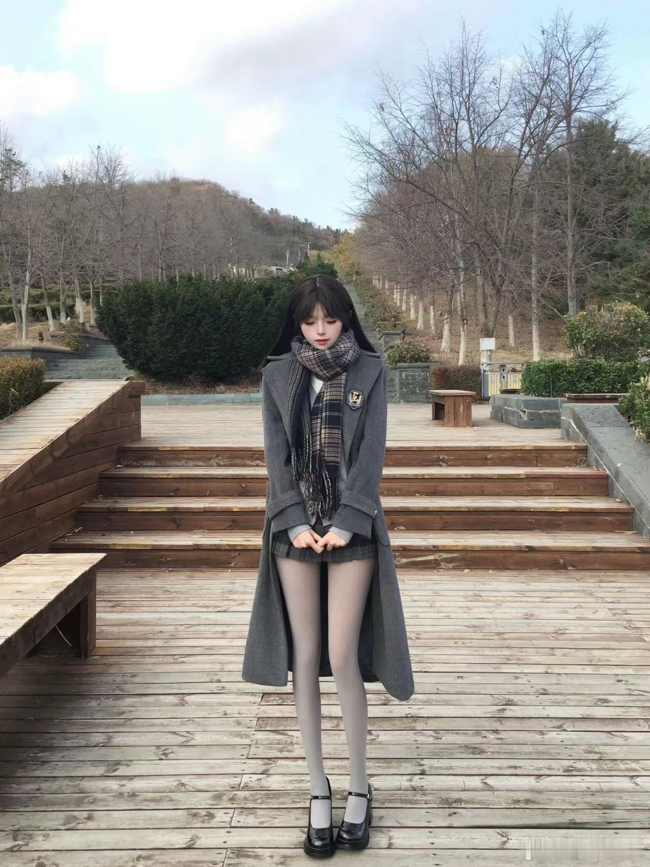 大冬天的女朋友穿这样是想干嘛哈哈哈哈