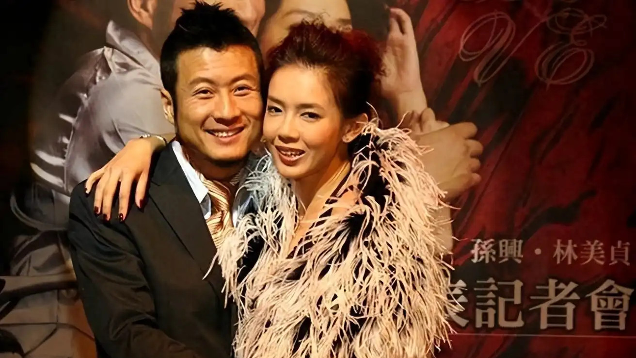 61岁的孙兴宣布与前妻再度复合，同居1年旧情复燃，获富婆女友成全