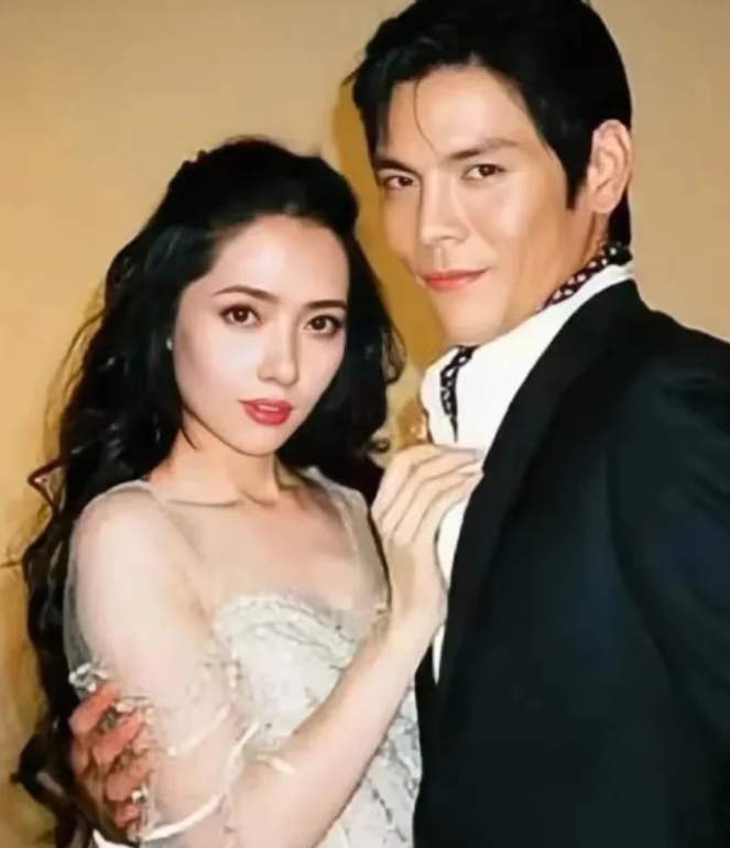 嫁入“豪门”8年，浪姐郭碧婷彻底变了