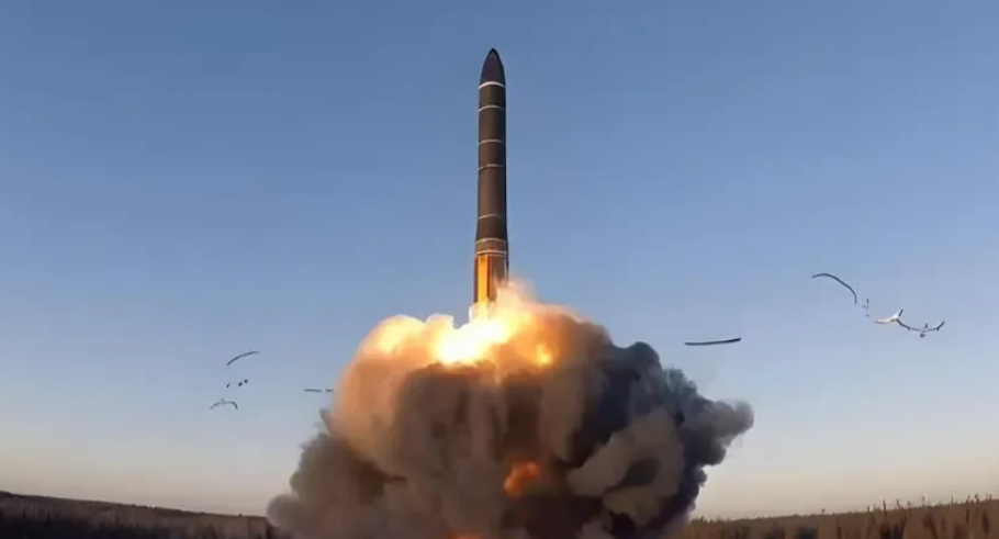 太震撼了！
据报道，与乌克兰接壤的俄罗斯库尔斯克州州在25日遭到了外国制造导弹的