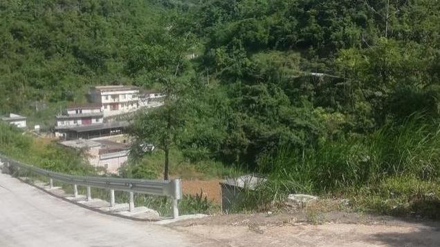 广西马山里当乡至都安龙湾乡的山路，穿过无人区摩旅敢来挑战吗？